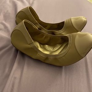 DexFlex Tan Comfort Flats size 9